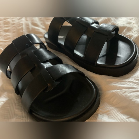 UNIONBAY Triple Strap Black Slides - Picture 3 of 9